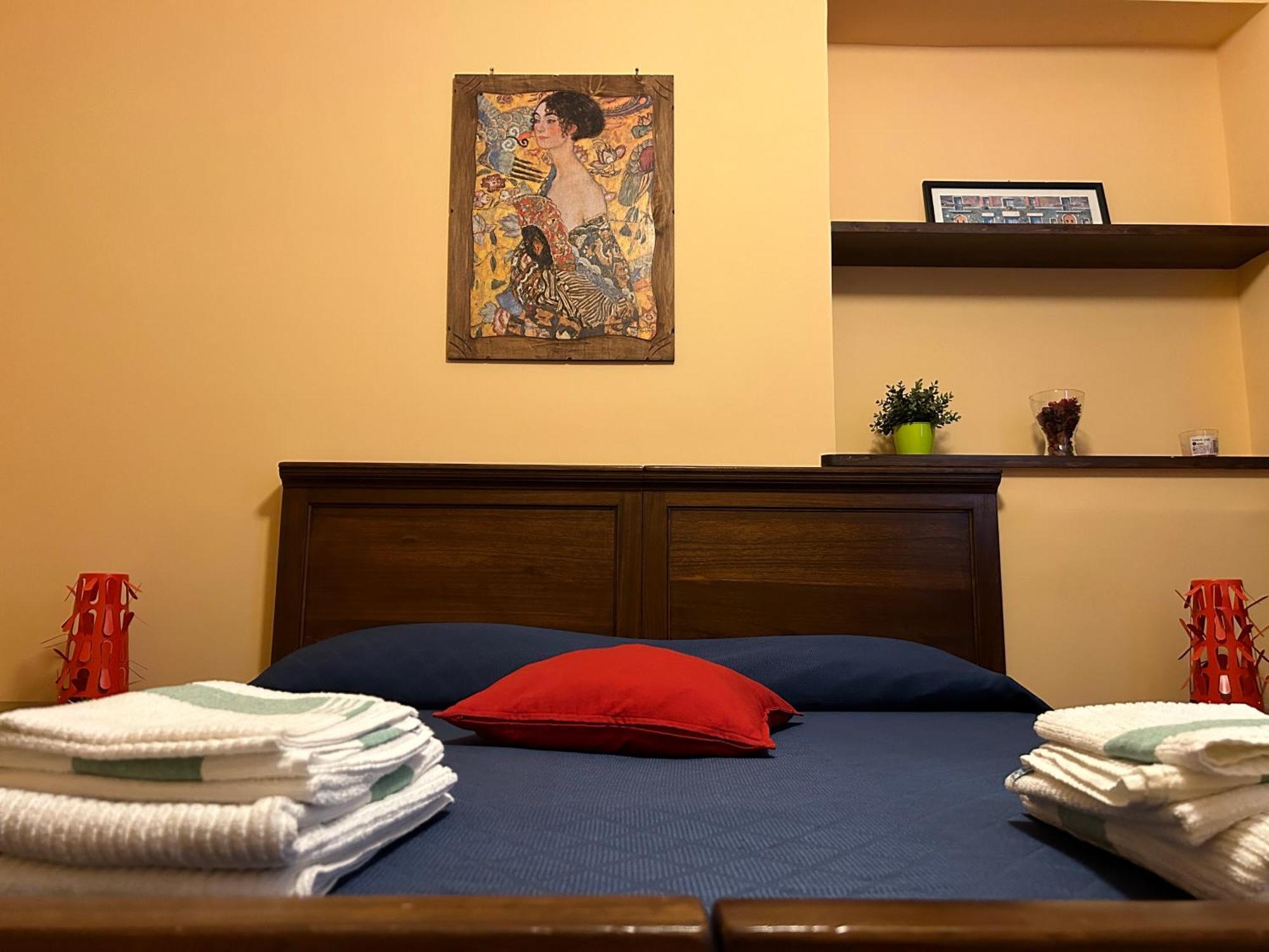 Sleepin Montesanto * Naples